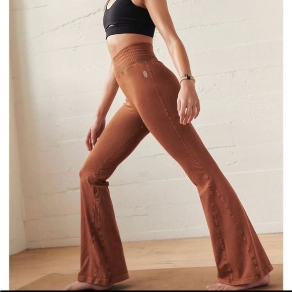 NWOT Free People flares!! Sold out online/NLA. XS/SM - Picture 1 of 3